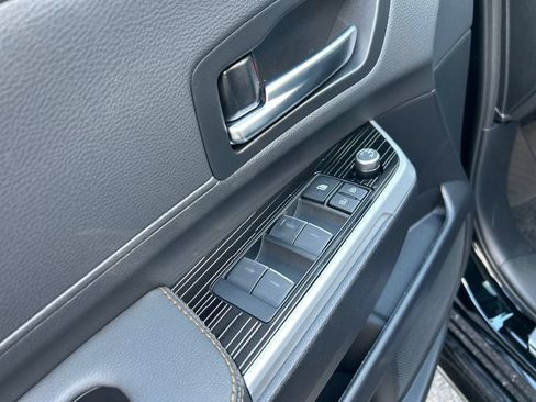 New 2026 Toyota Sienna XLE Woodland Edition AWD/4WD image 11