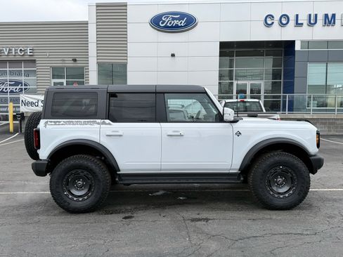 New 2025 Ford Bronco Outer Banks w/ Sasquatch Package image 14