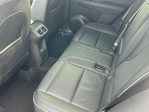 Used 2023 Buick Envision Essence image 23