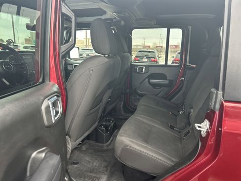 Used 2022 Jeep Gladiator Sport AWD/4WD image 38