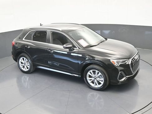 Used 2025 Audi Q3 2.0T Premium image 54