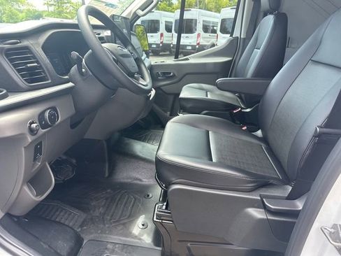 New 2026 Ford Transit 150 Low Roof RWD image 9