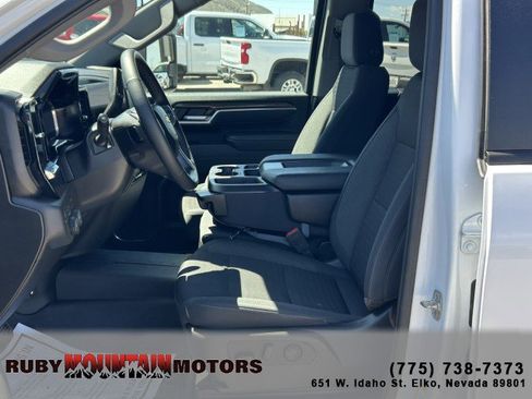 Used 2025 Chevrolet Silverado 2500 LT AWD/4WD image 11