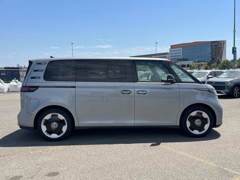 New 2025 Volkswagen ID. Buzz Pro S image 25