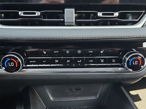 New 2026 Chevrolet Equinox LT w/ Convenience Package II image 27