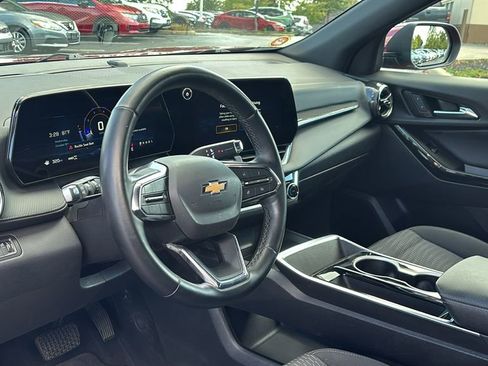Used 2025 Chevrolet Equinox LT image 22