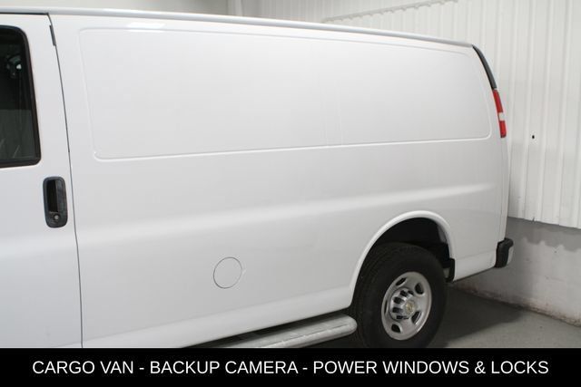Used 2024 Chevrolet Express 2500 w/ Driver Convenience Package RWD image 10