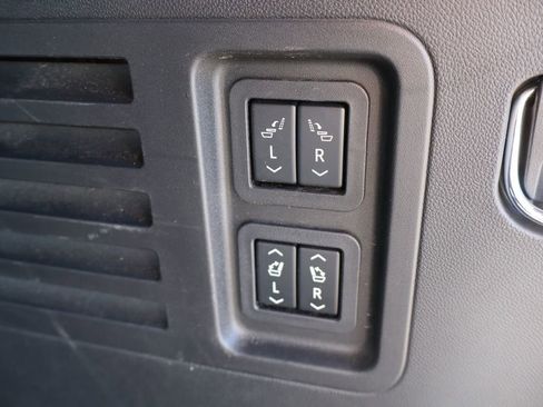 Used 2024 Chevrolet Traverse RS w/ LPO, Floor Liner Package image 43