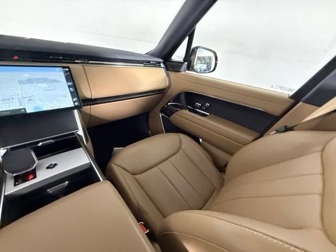 Used 2025 Land Rover Range Rover SE AWD/4WD image 37