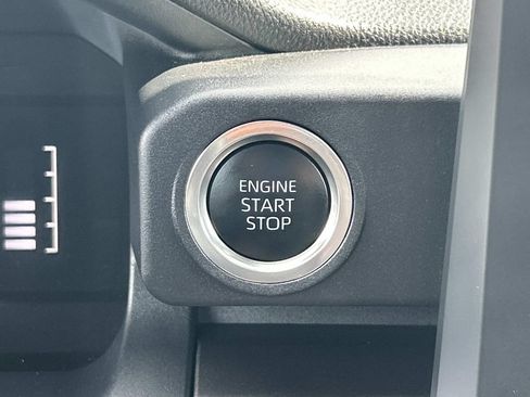 Used 2025 Toyota 4Runner SR5 AWD/4WD image 30