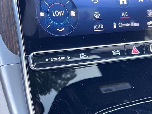 Used 2024 Mercedes-Benz C 300 4MATIC Sedan image 39