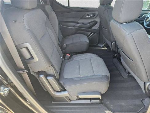 Used 2023 Chevrolet Traverse LT FWD image 19