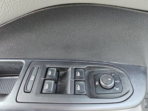 Certified 2022 Volkswagen Taos SE FWD image 26