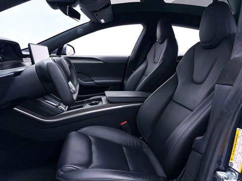 Used 2022 Tesla Model S image 17