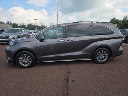 Certified 2024 Toyota Sienna XLE w/ XLE Plus Package AWD/4WD image 6