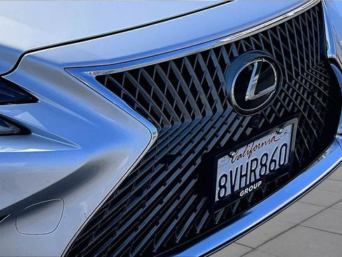 Used 2019 Lexus LS 500 AWD w/ Interior Upgrade Package image 28