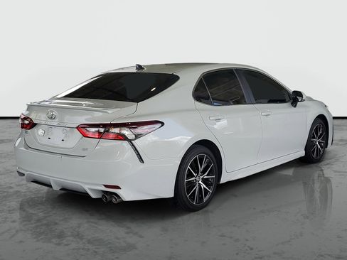 Used 2024 Toyota Camry SE FWD image 2
