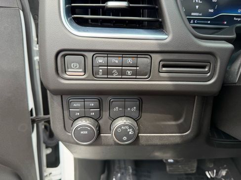 Used 2023 Chevrolet Tahoe Z71 w/ Luxury Package AWD/4WD image 30