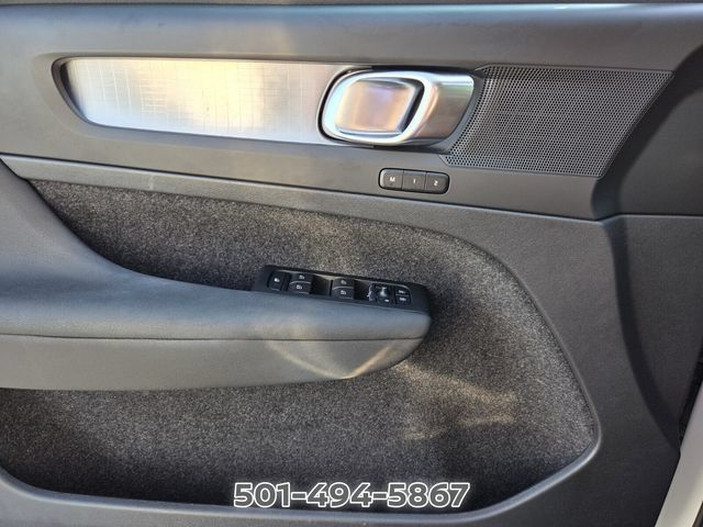Used 2024 Volvo XC40 B5 Core AWD/4WD image 26