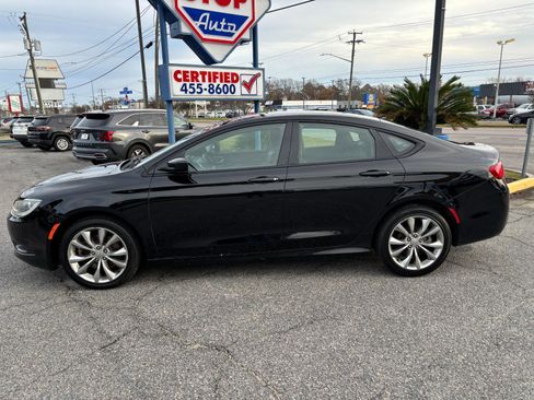 Used 2015 Chrysler 200 S w/ Comfort Group image 3