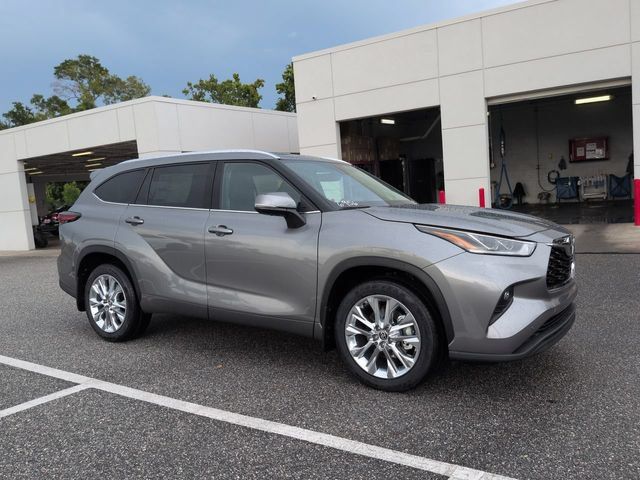 New 2026 Toyota Highlander Limited AWD/4WD image 2