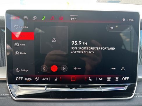 New 2026 Volkswagen Tiguan SE R-Line image 17