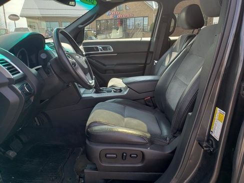 Used 2015 Ford Explorer XLT w/ Equipment Group 202A AWD/4WD image 10