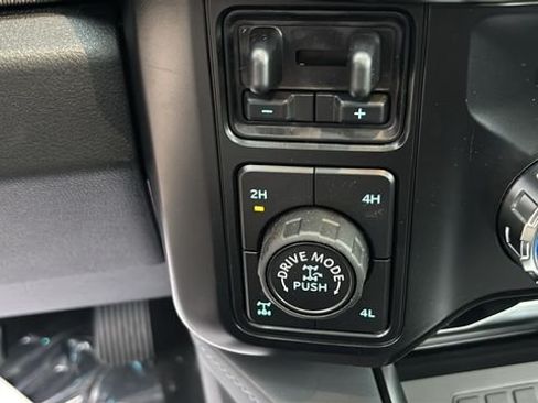 New 2026 Ford F350 Platinum w/ Tremor Off-Road Package AWD/4WD image 15