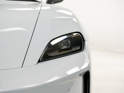 Certified 2025 Porsche Taycan AWD/4WD image 7