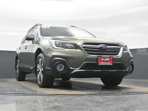 Used 2018 Subaru Outback 3.6R Limited image 29