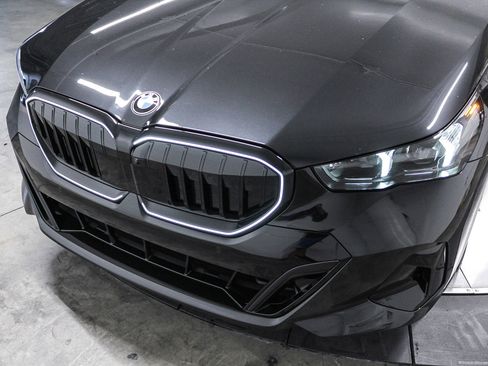 New 2026 BMW 540i xDrive w/ Executive Package AWD/4WD image 11