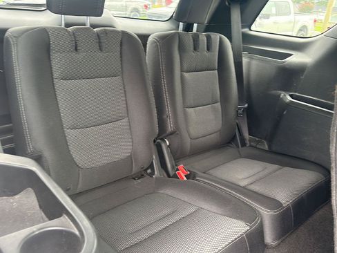 Used 2017 Ford Explorer XLT AWD/4WD image 12