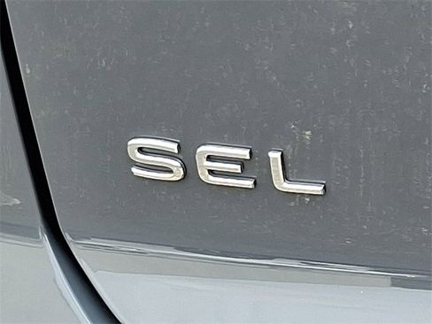 Used 2023 Volkswagen Atlas Cross Sport SEL image 31