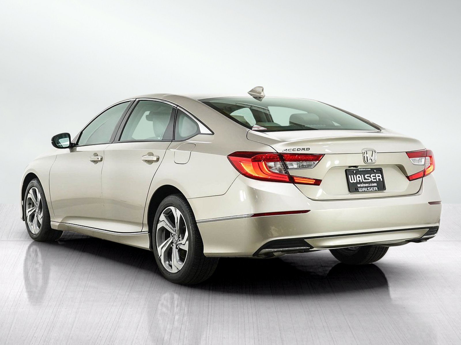 Used 2018 Honda Accord EX-L image 4