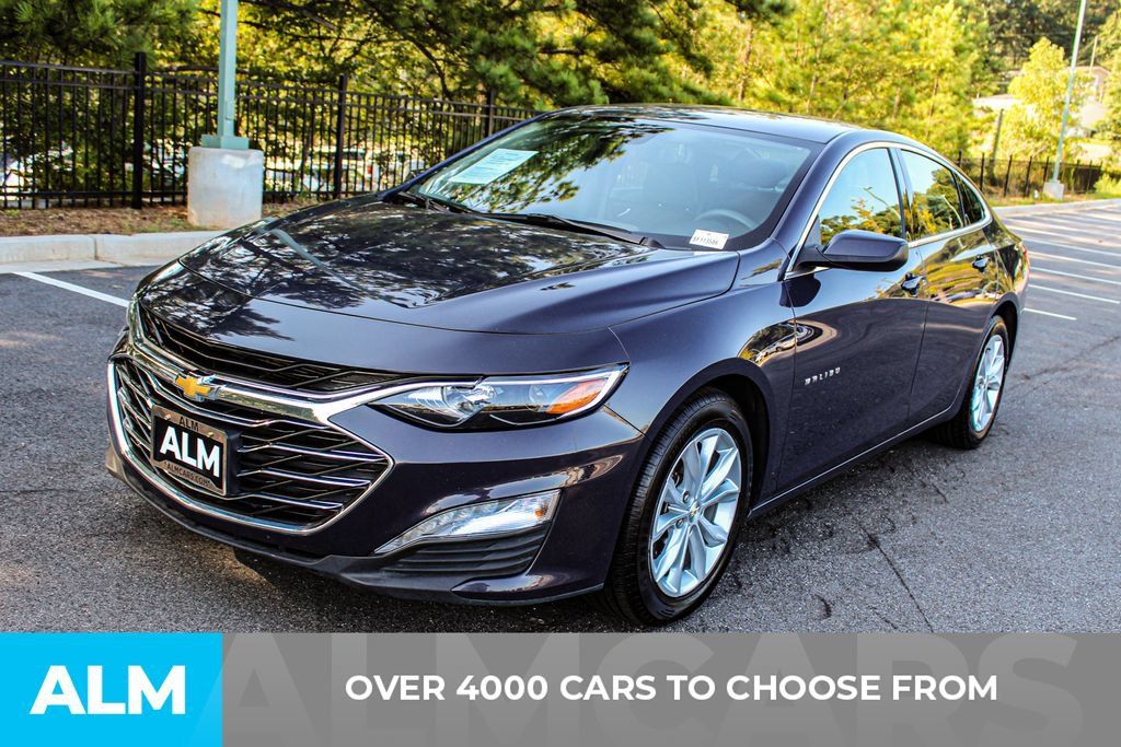 Used 2025 Chevrolet Malibu LT FWD image 2