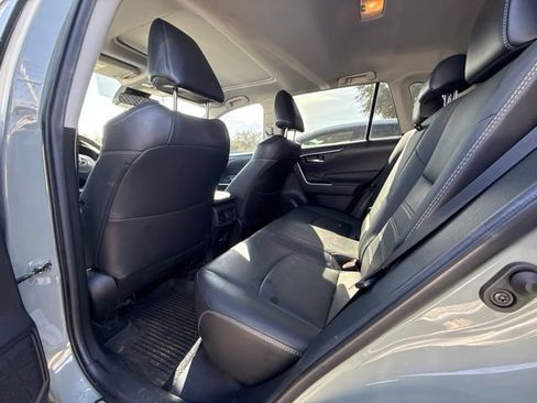 Used 2021 Toyota RAV4 XLE Premium FWD image 7