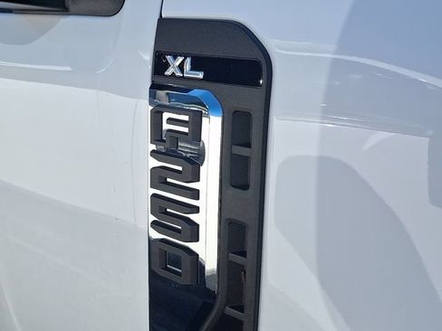 Used 2024 Ford F250 XL w/ XL Chrome Package RWD image 14