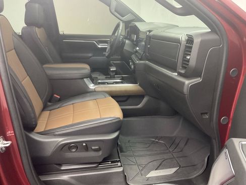 Certified 2025 Chevrolet Silverado 1500 High Country w/ High Country Premium Package AWD/4WD image 26