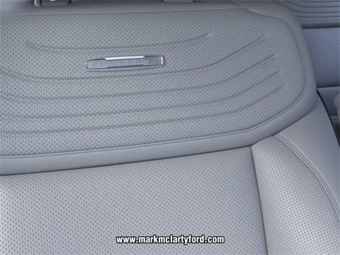 New 2026 Ford Expedition Max Platinum image 16