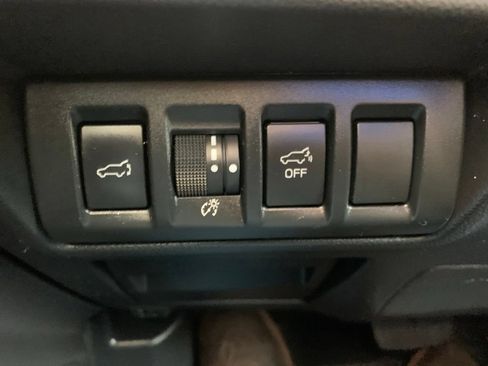Used 2024 Subaru Outback Premium AWD/4WD image 11