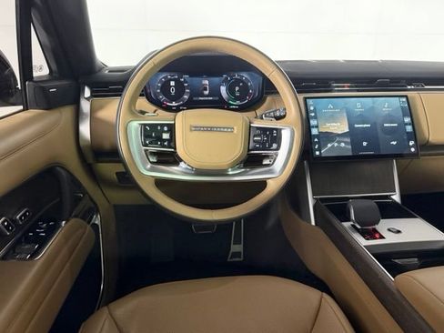 Used 2025 Land Rover Range Rover SE AWD/4WD image 25