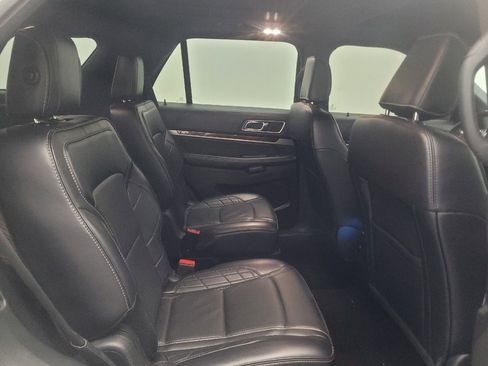 Used 2019 Ford Explorer Platinum AWD/4WD image 19