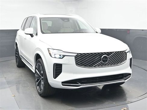 New 2026 Volvo XC90 B6 Ultra image 2