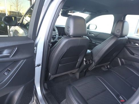 Used 2025 Chevrolet Equinox LT w/ Convenience Package II image 17