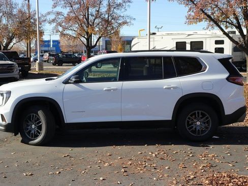 Used 2025 GMC Acadia Elevation image 3