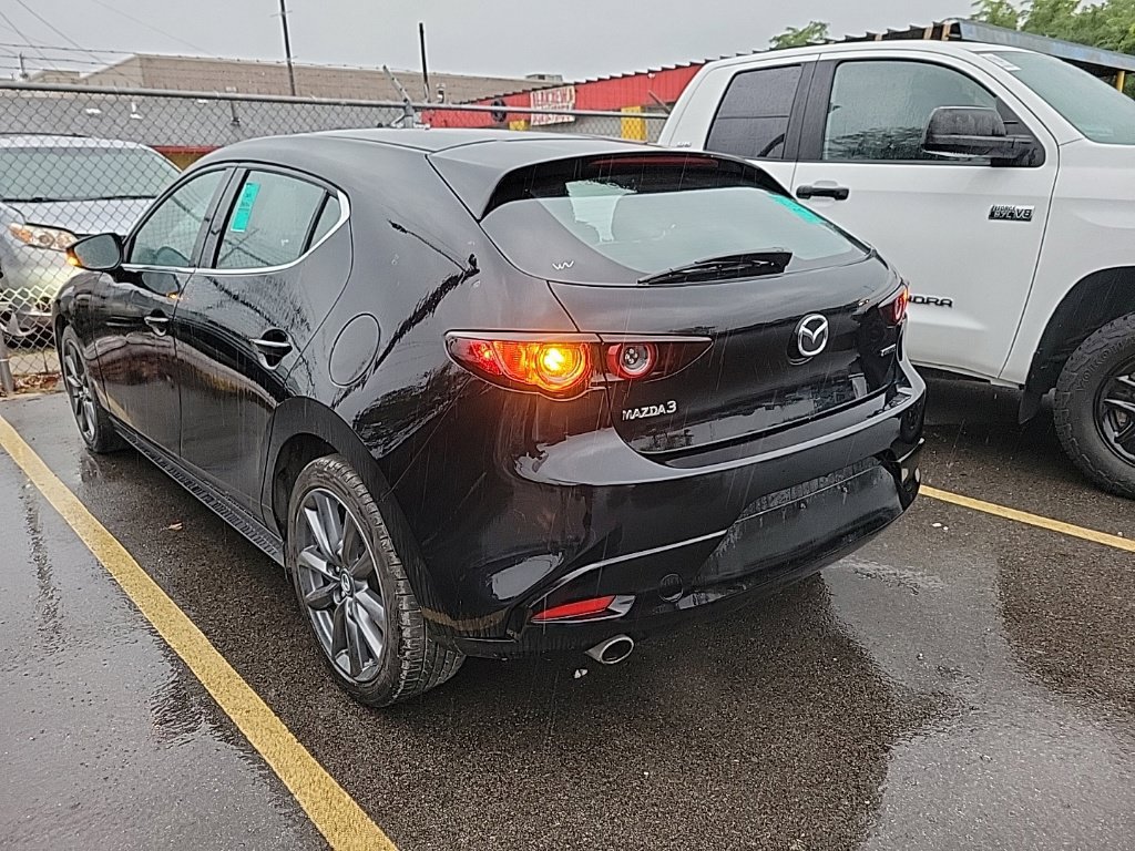 Used 2021 MAZDA MAZDA3 s FWD image 4