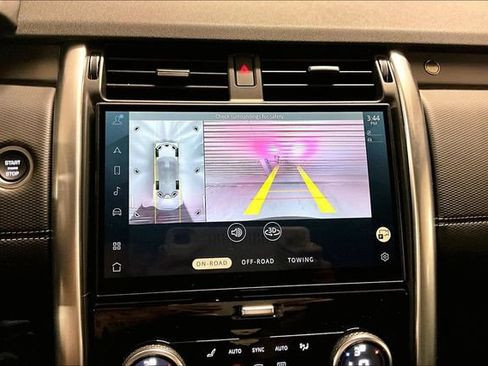 Certified 2025 Land Rover Discovery Dynamic SE AWD/4WD image 23