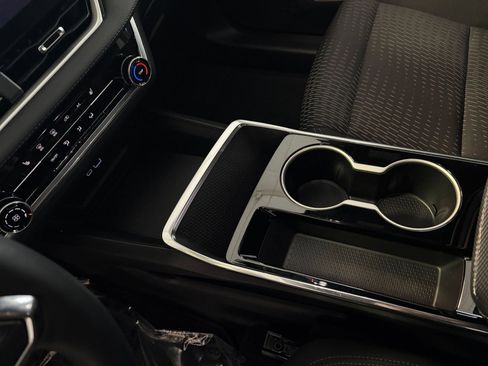 Used 2025 Chevrolet Equinox LT image 40