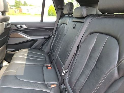 Used 2021 BMW X5 xDrive40i w/ Premium Package image 28