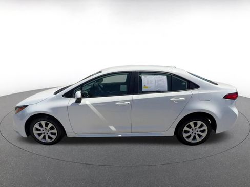 Used 2025 Toyota Corolla LE FWD image 9